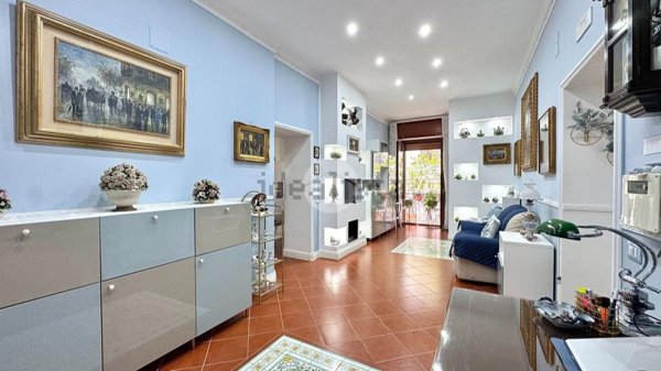 appartamento in vendita a Napoli in zona San Lorenzo