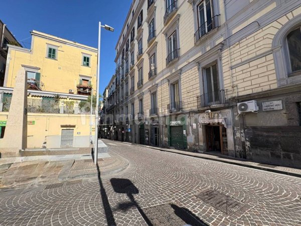 ufficio in vendita a Napoli in zona San Ferdinando