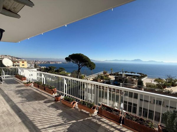 appartamento in vendita a Napoli in zona Posillipo