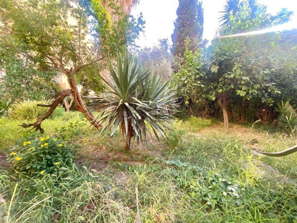 appartamento in vendita a Napoli in zona Chiaia