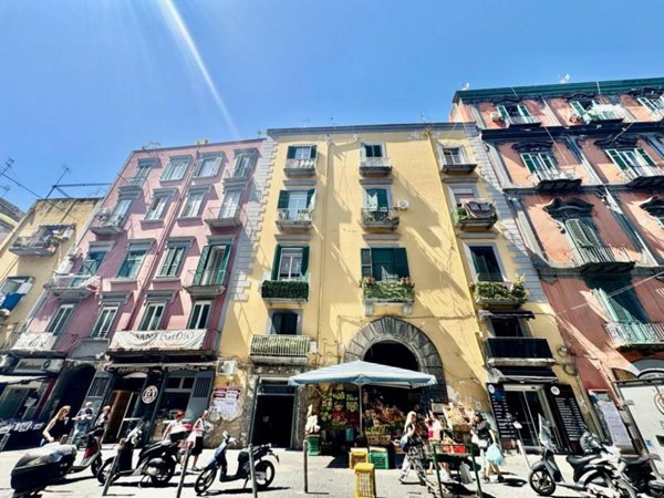 appartamento in vendita a Napoli in zona Stella