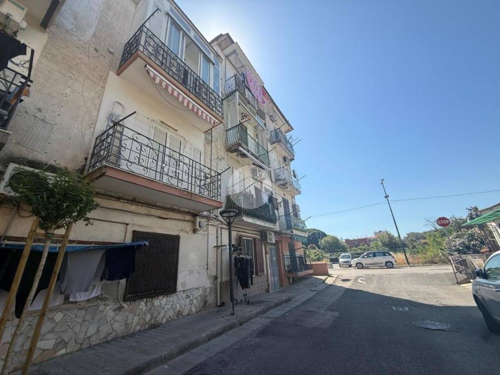 appartamento in vendita a Napoli in zona Barra