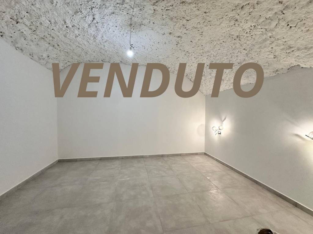appartamento in vendita a Napoli in zona Mercato