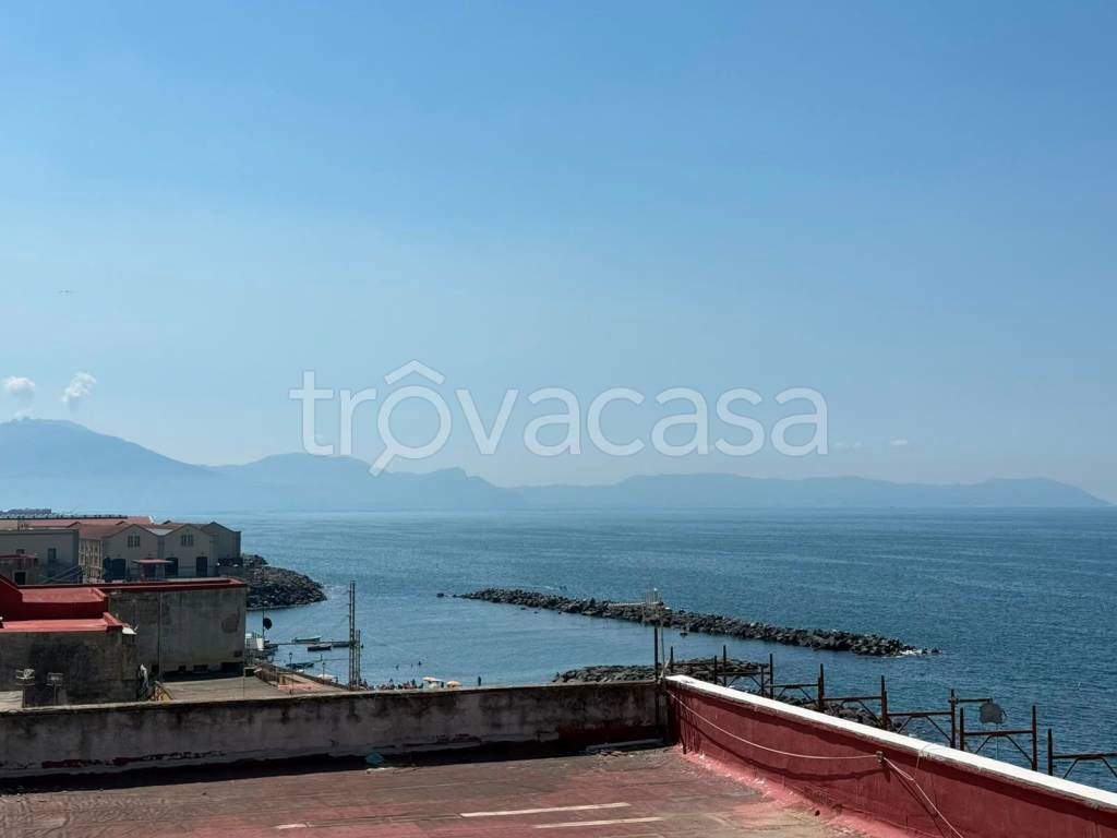 appartamento in vendita a Napoli in zona San Giovanni a Teduccio