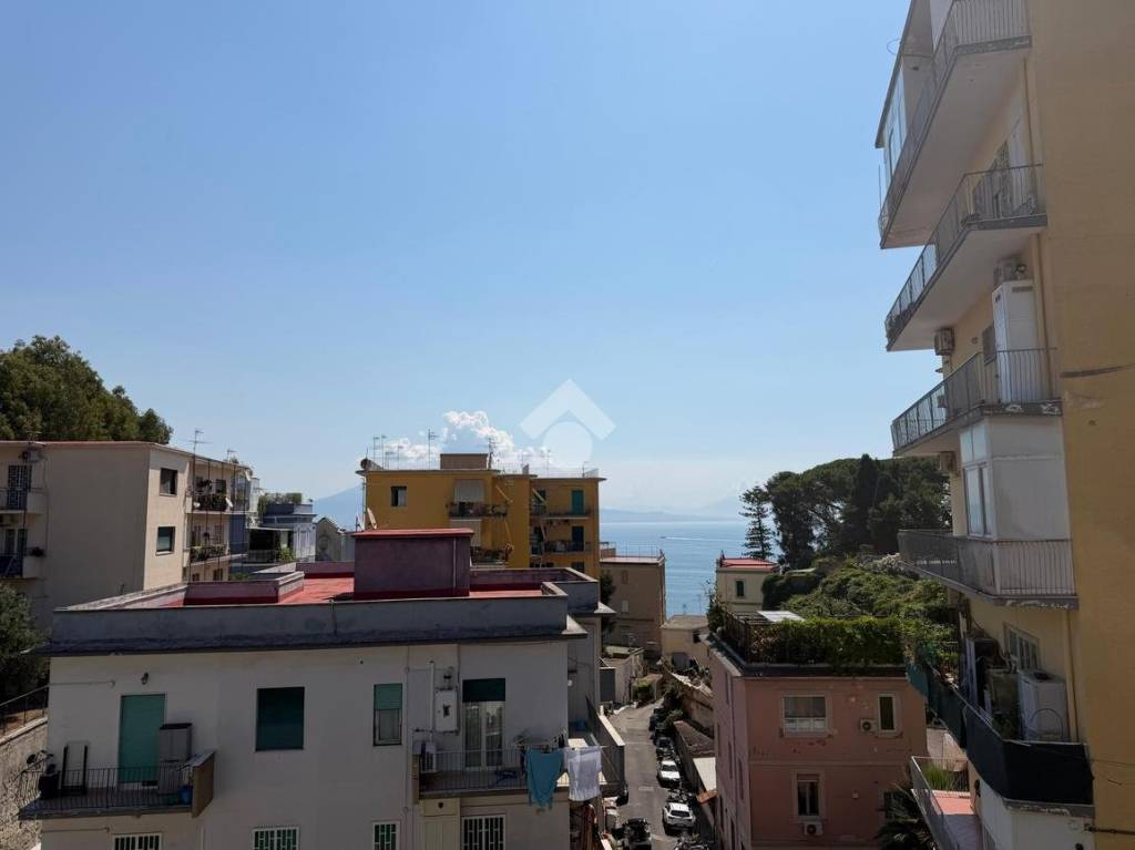 appartamento in vendita a Napoli in zona Posillipo