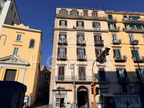 appartamento in vendita a Napoli in zona Chiaia