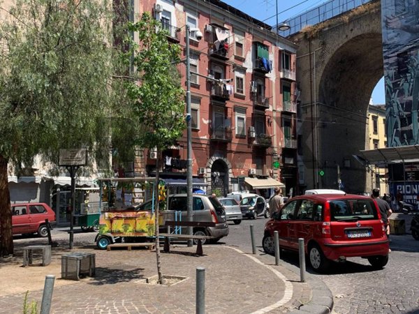 appartamento in vendita a Napoli in zona Stella