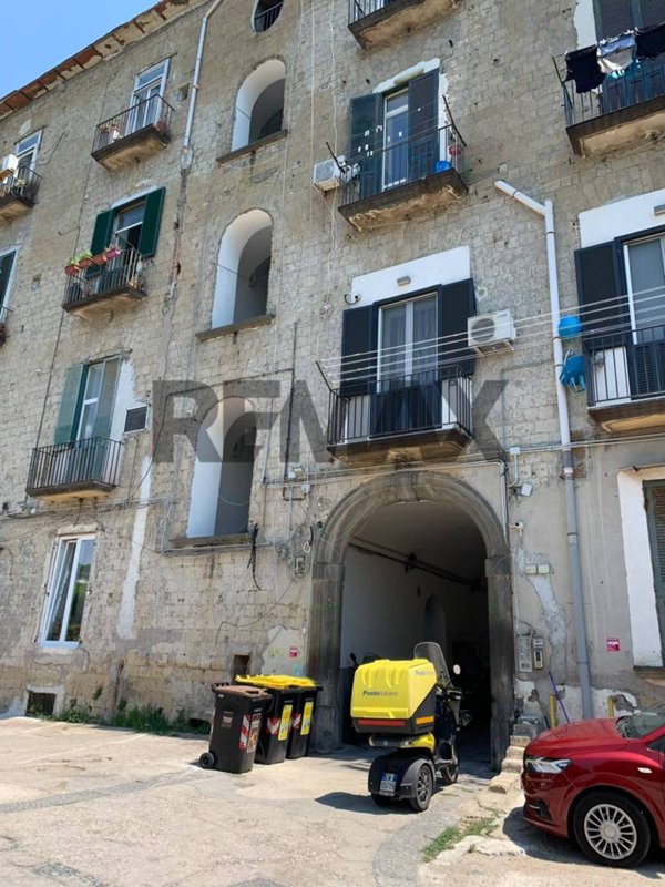 appartamento in vendita a Napoli in zona Stella