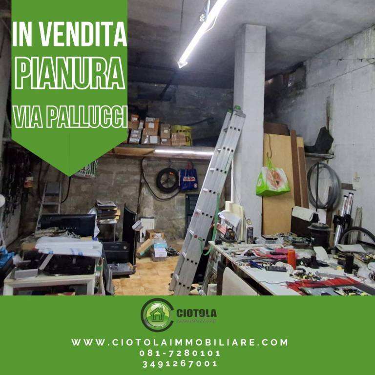 locale commerciale in vendita a Napoli in zona Pianura