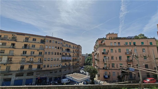 appartamento in vendita a Napoli in zona Chiaia