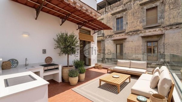 appartamento in vendita a Napoli in zona San Lorenzo