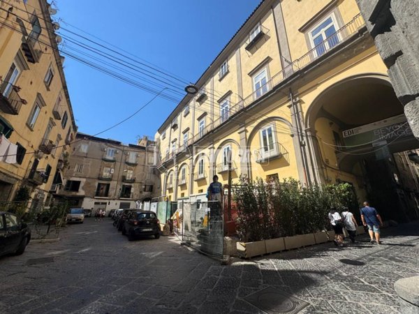 casa indipendente in vendita a Napoli in zona Pendino / San Giuseppe