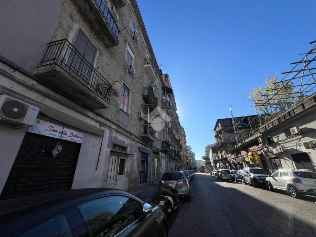 negozio in vendita a Napoli in zona Vicaria