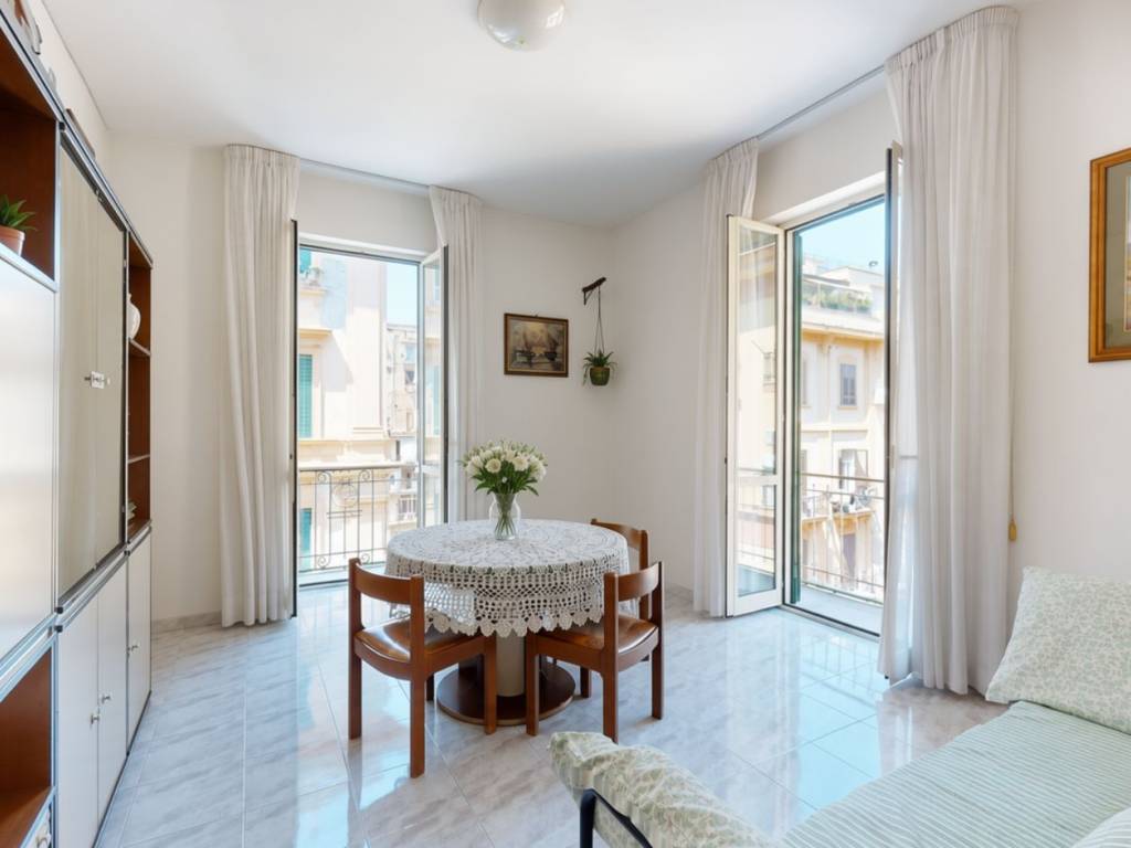 appartamento in vendita a Napoli in zona San Lorenzo
