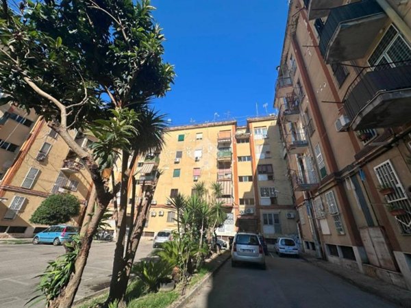 appartamento in vendita a Napoli in zona Piscinola