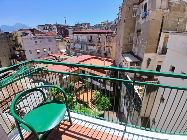 appartamento in vendita a Napoli in zona San Lorenzo