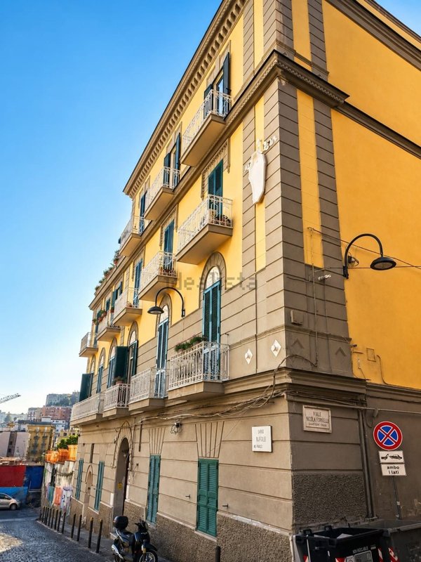 appartamento in vendita a Napoli in zona San Ferdinando