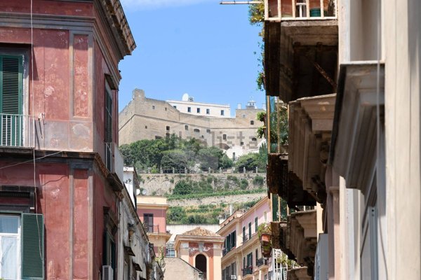 appartamento in vendita a Napoli in zona San Ferdinando