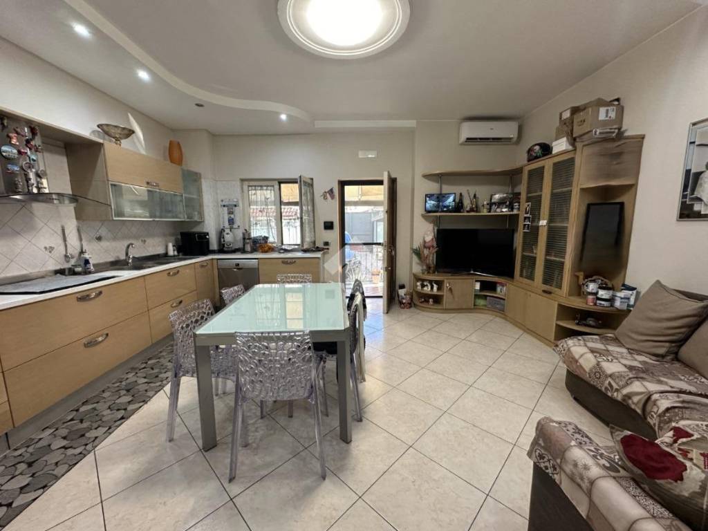 casa indipendente in vendita a Napoli in zona Ponticelli