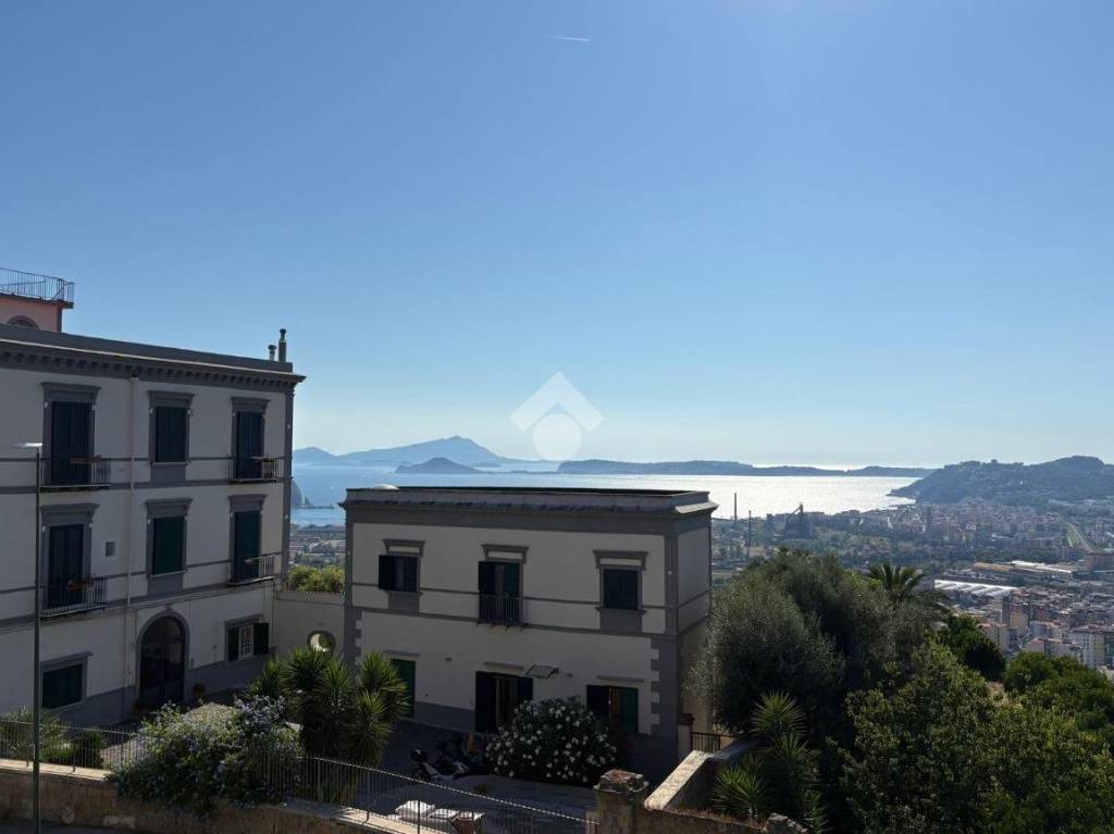 appartamento in vendita a Napoli in zona Posillipo