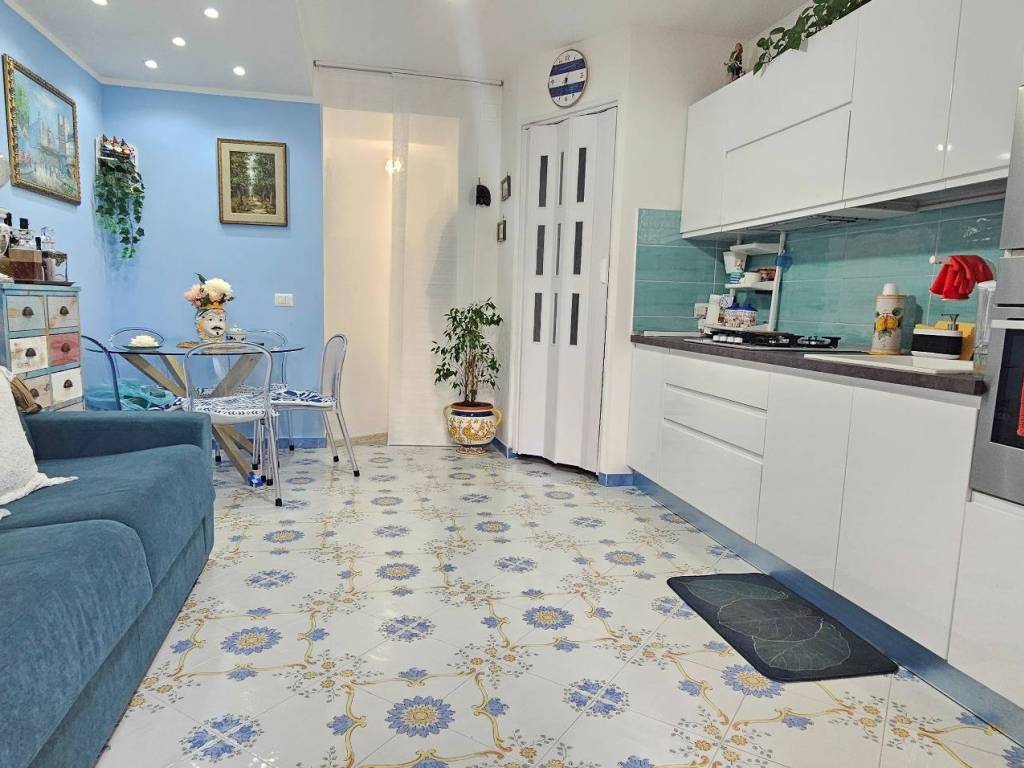 appartamento in vendita a Napoli in zona Bagnoli