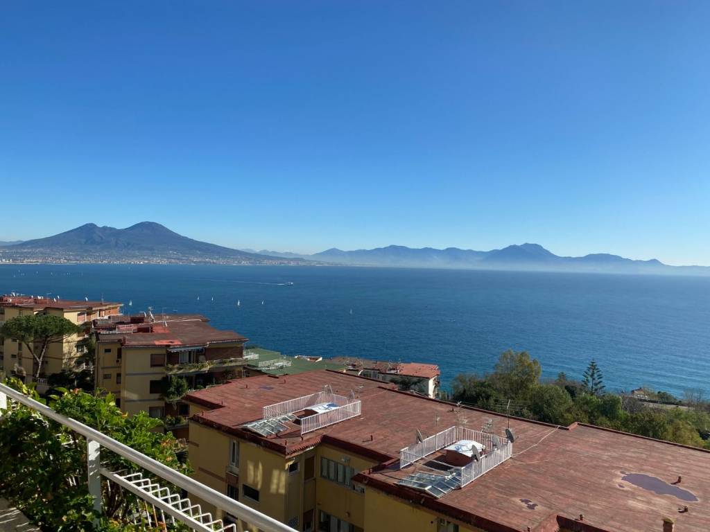 appartamento in vendita a Napoli in zona Posillipo