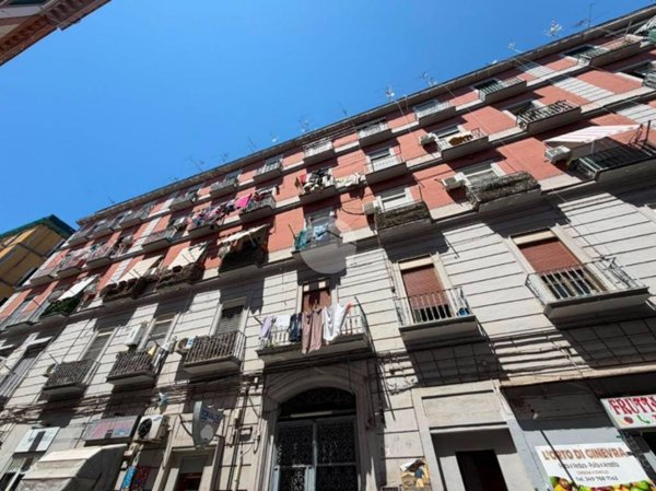 appartamento in vendita a Napoli in zona San Carlo all'Arena