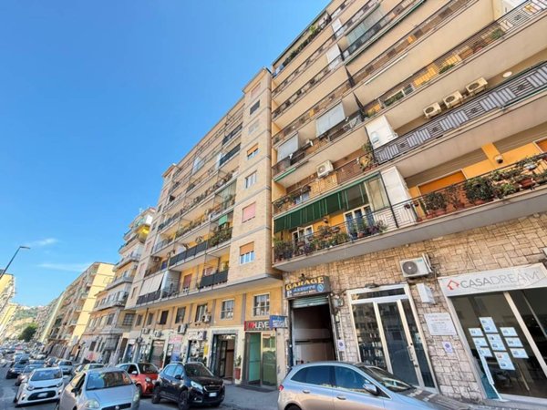 appartamento in vendita a Napoli in zona Fuorigrotta