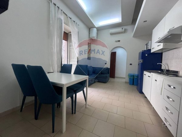 appartamento in vendita a Napoli in zona San Lorenzo
