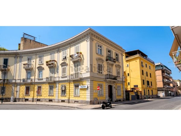 appartamento in vendita a Napoli in zona Bagnoli