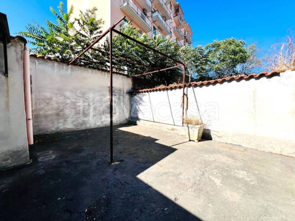 appartamento in vendita a Napoli in zona Barra