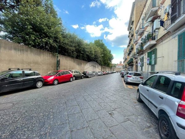 appartamento in vendita a Napoli in zona San Carlo all'Arena