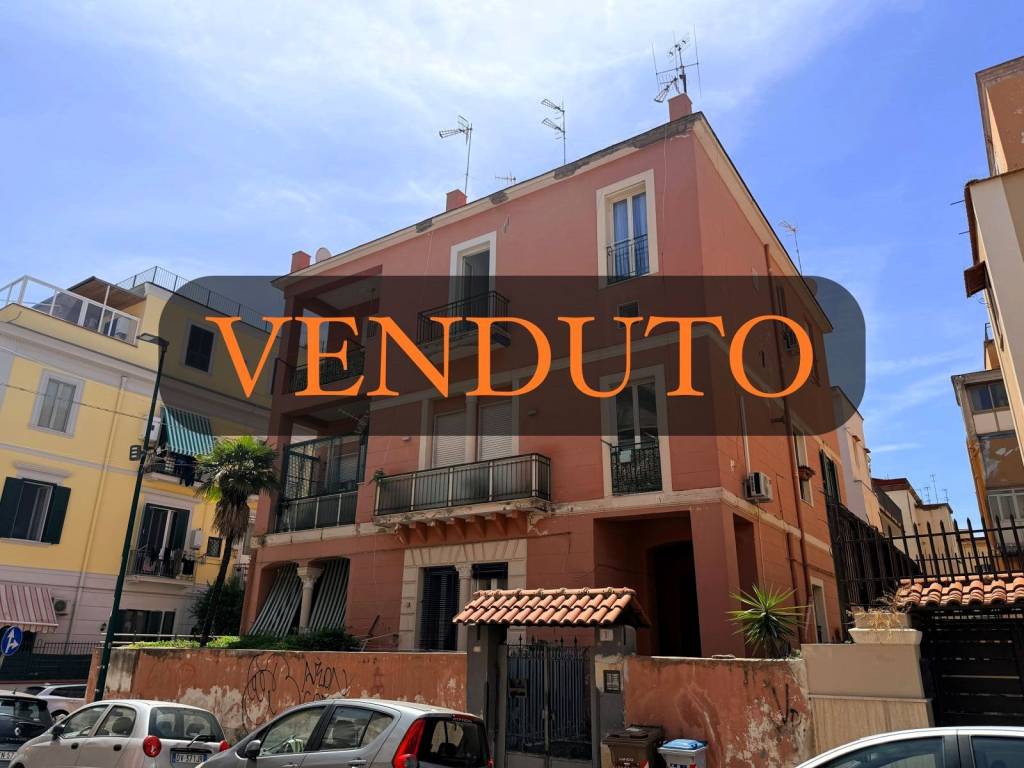 appartamento in vendita a Napoli in zona Bagnoli