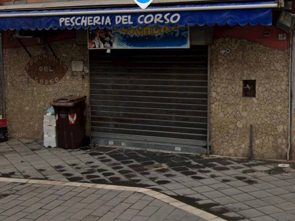 negozio in vendita a Napoli in zona Pendino / San Giuseppe