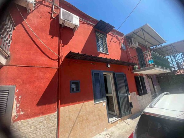 appartamento in vendita a Napoli in zona Poggioreale