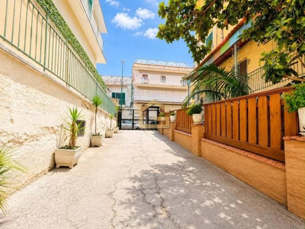 appartamento in vendita a Napoli