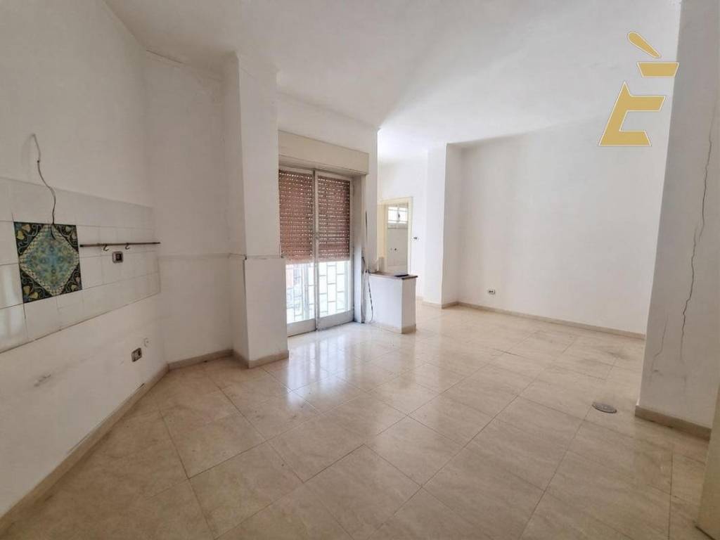 appartamento in vendita a Napoli in zona San Carlo all'Arena