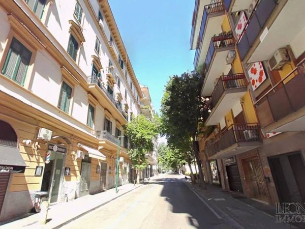 negozio in vendita a Napoli in zona Vomero