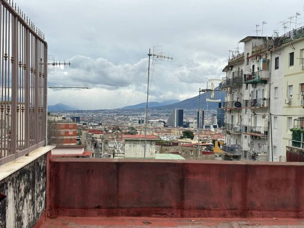 appartamento in vendita a Napoli in zona Stella