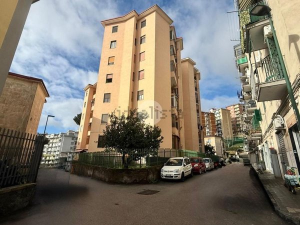 appartamento in vendita a Napoli in zona Fuorigrotta