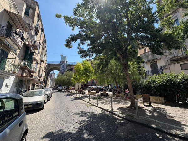 appartamento in vendita a Napoli in zona Stella