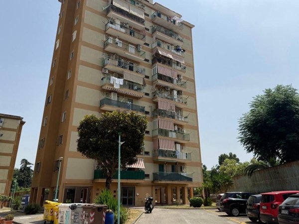 appartamento in vendita a Napoli in zona Scampia