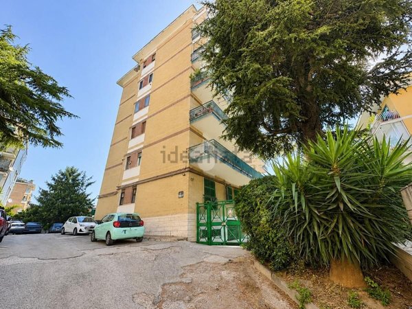 appartamento in vendita a Napoli in zona Posillipo