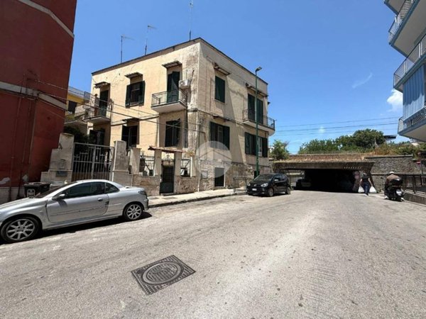 appartamento in vendita a Napoli in zona Bagnoli