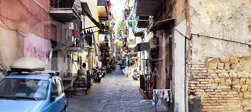 appartamento in vendita a Napoli in zona Stella