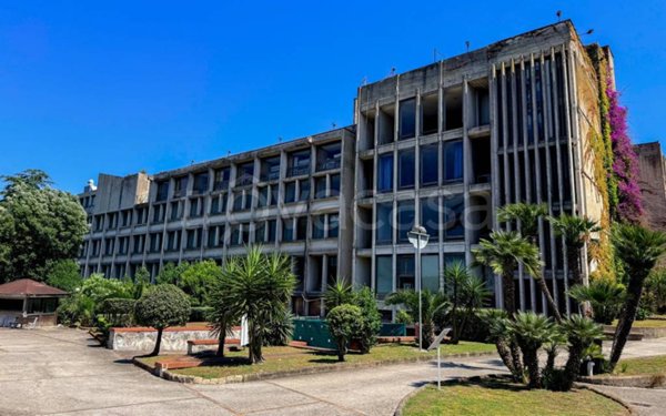 appartamento in vendita a Napoli in zona Bagnoli