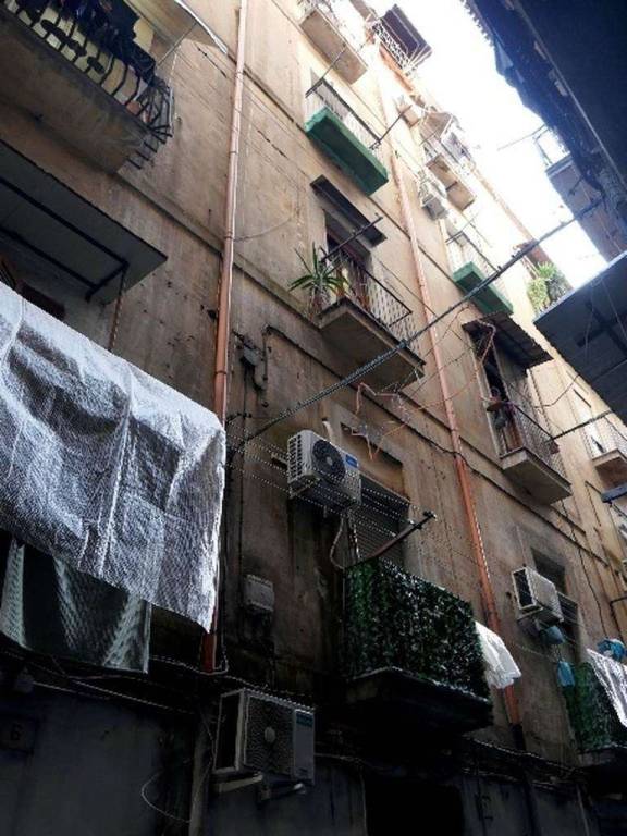 appartamento in vendita a Napoli in zona Mercato