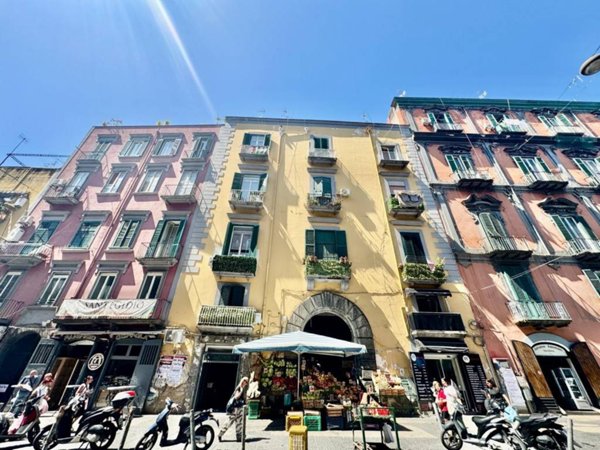 appartamento in vendita a Napoli in zona Stella