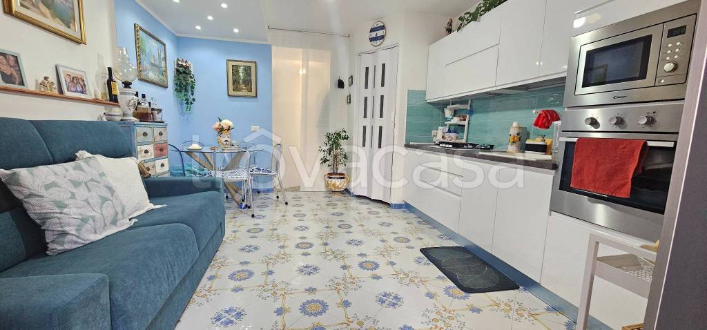 appartamento in vendita a Napoli in zona Bagnoli