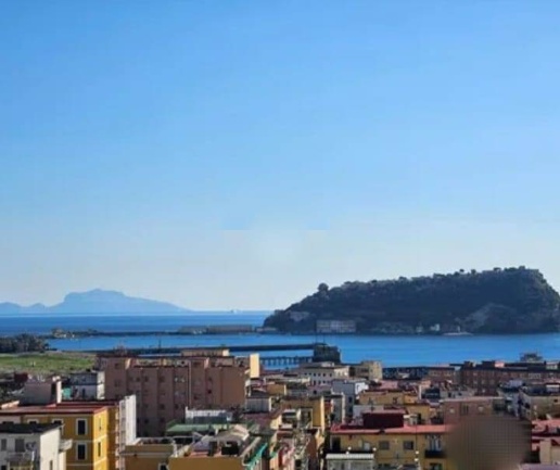 appartamento in vendita a Napoli in zona Bagnoli